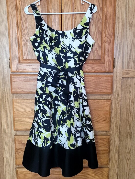 Jessica Howard Dresses & Skirts - Steph's Pick: Jessica Howard Dress, Size 6